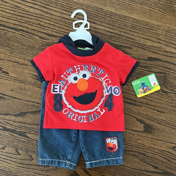 BNWT Lot of 2 outfits Thomas & Friends And Sesame Street Size 12M - Picture 4 of 6